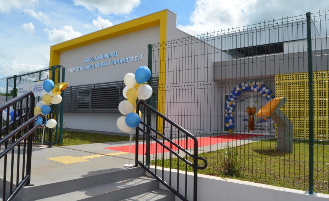 Prefeita Neila Fernandes inaugura escola na sede do município e anuncia à construção de esco...